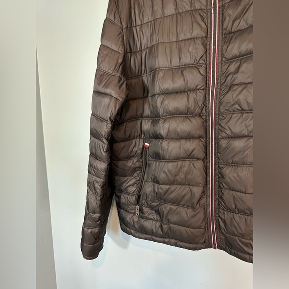 Tommy Hilfiger Men's Packable Quilted Puffer Jacket in Black - Picture 12 of 17